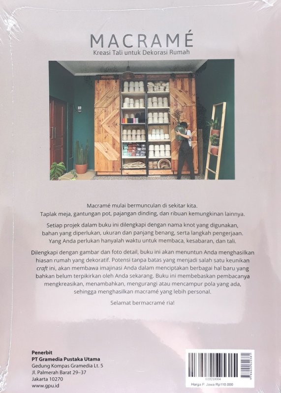 Cover Belakang Buku Macrame: Kreasi Tali untuk Dekorasi Rumah
