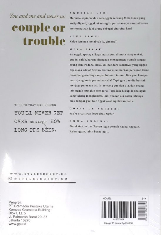 Cover Belakang Buku You and Me and Never Us: couple or trouble