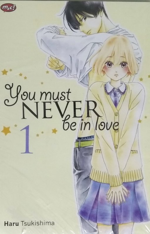 Cover Buku You Must Never Be In Love 01