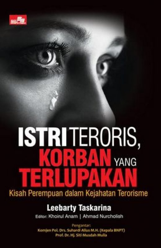 Cover Buku Istri Teroris, Korban Yang Terlupakan