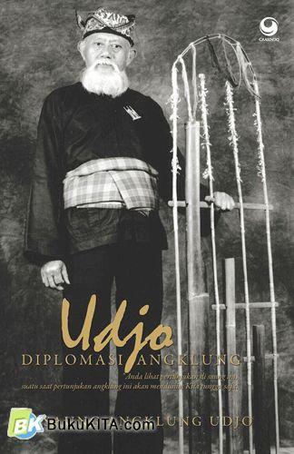 Cover Buku Udjo - Diplomasi Angklung