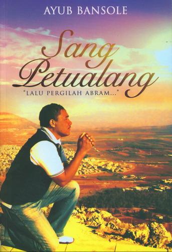 Cover Buku Sang Petualang