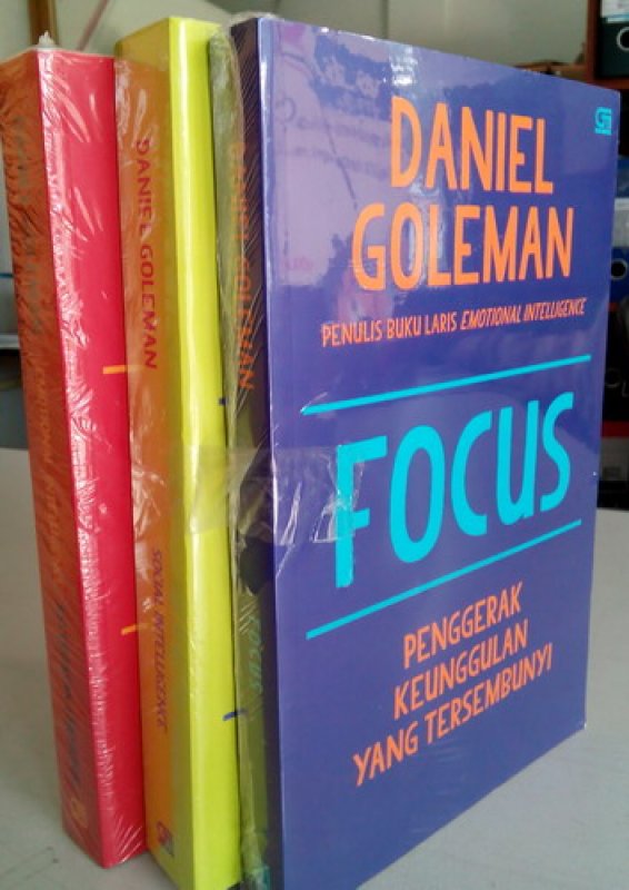Cover Buku Paket Daniel Goleman