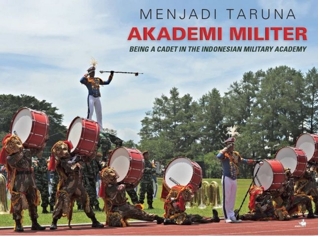 Cover Buku Menjadi Taruna Akademi Militer